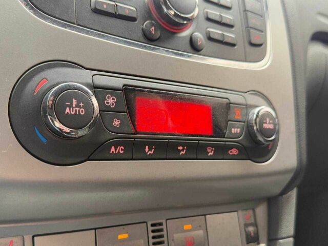 Синій Форд Фокус, об'ємом двигуна 0 л та пробігом 251 тис. км за 5490 $, фото 19 на Automoto.ua