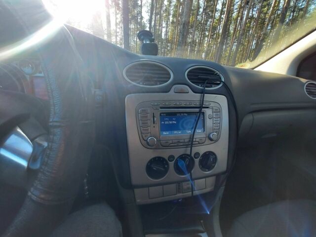 Синий Форд Фокус, объемом двигателя 1.6 л и пробегом 334 тыс. км за 5600 $, фото 11 на Automoto.ua