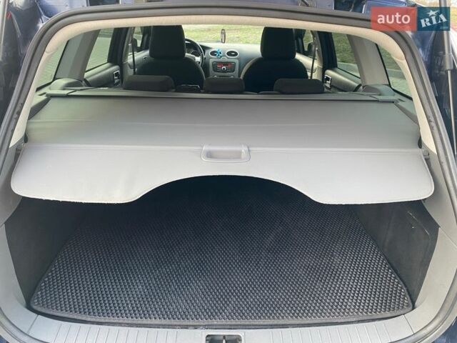 Синий Форд Фокус, объемом двигателя 2 л и пробегом 285 тыс. км за 5300 $, фото 34 на Automoto.ua