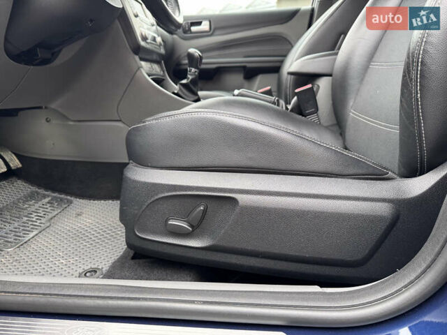 Синий Форд Фокус, объемом двигателя 1.6 л и пробегом 200 тыс. км за 7200 $, фото 12 на Automoto.ua