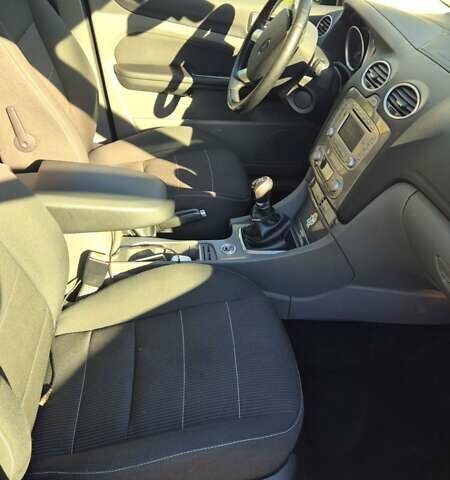 Синій Форд Фокус, об'ємом двигуна 1.56 л та пробігом 250 тис. км за 6499 $, фото 3 на Automoto.ua