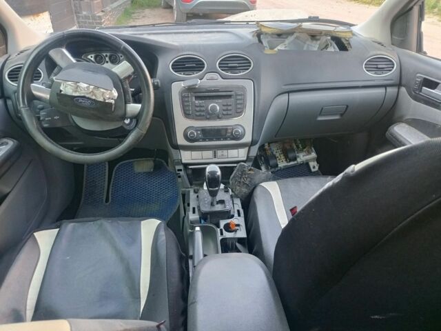 Синий Форд Фокус, объемом двигателя 2 л и пробегом 250 тыс. км за 2500 $, фото 4 на Automoto.ua