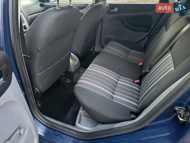 Синій Форд Фокус, об'ємом двигуна 1.6 л та пробігом 318 тис. км за 5200 $, фото 17 на Automoto.ua