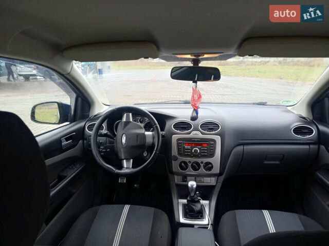 Синий Форд Фокус, объемом двигателя 1.6 л и пробегом 198 тыс. км за 6000 $, фото 14 на Automoto.ua