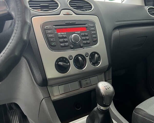 Синій Форд Фокус, об'ємом двигуна 1.56 л та пробігом 302 тис. км за 5300 $, фото 2 на Automoto.ua