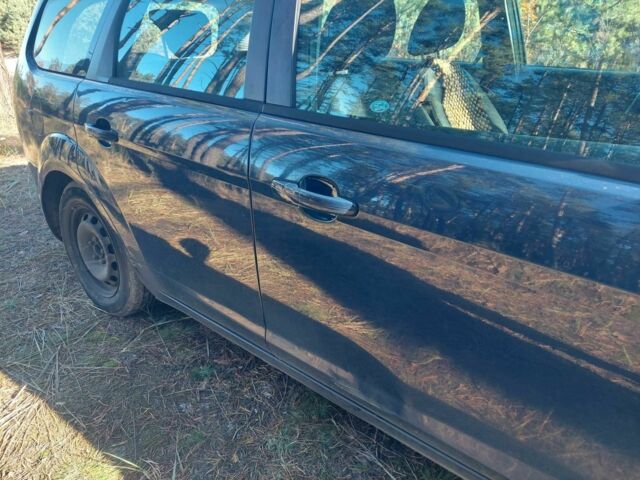 Синий Форд Фокус, объемом двигателя 1.6 л и пробегом 334 тыс. км за 5600 $, фото 6 на Automoto.ua