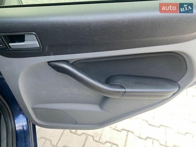 Синий Форд Фокус, объемом двигателя 2 л и пробегом 285 тыс. км за 5300 $, фото 38 на Automoto.ua