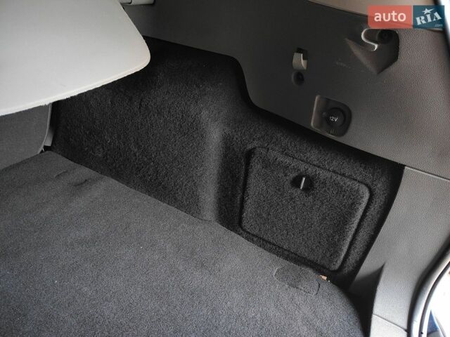 Синій Форд Фокус, об'ємом двигуна 1.6 л та пробігом 213 тис. км за 5700 $, фото 16 на Automoto.ua