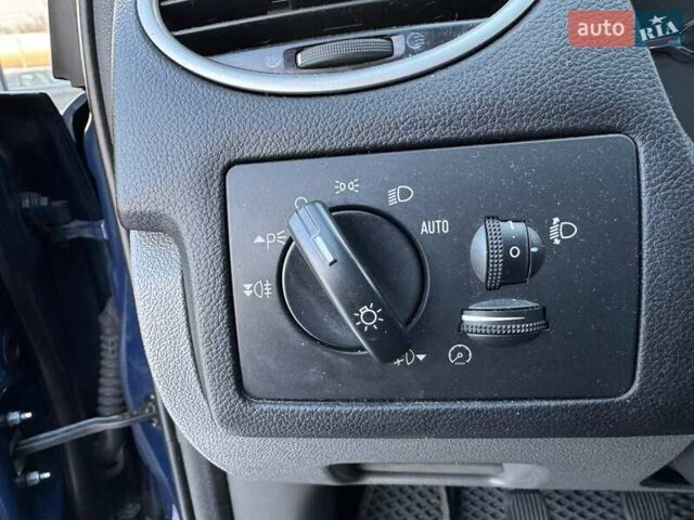 Синий Форд Фокус, объемом двигателя 1.56 л и пробегом 244 тыс. км за 6790 $, фото 16 на Automoto.ua