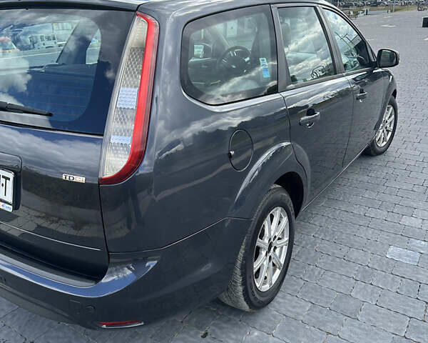 Синій Форд Фокус, об'ємом двигуна 1.6 л та пробігом 409 тис. км за 5500 $, фото 14 на Automoto.ua