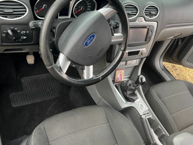 Синий Форд Фокус, объемом двигателя 1.6 л и пробегом 288 тыс. км за 5200 $, фото 5 на Automoto.ua