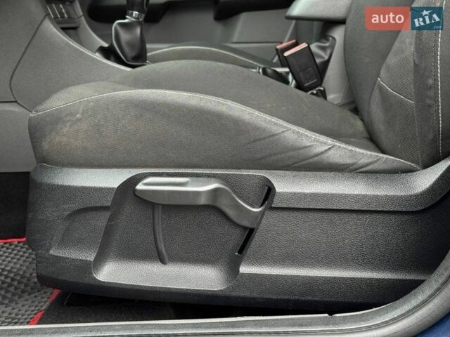 Синий Форд Фокус, объемом двигателя 1.6 л и пробегом 244 тыс. км за 4900 $, фото 20 на Automoto.ua