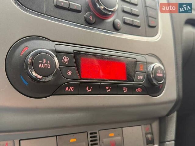 Синий Форд Фокус, объемом двигателя 1.56 л и пробегом 251 тыс. км за 5490 $, фото 19 на Automoto.ua