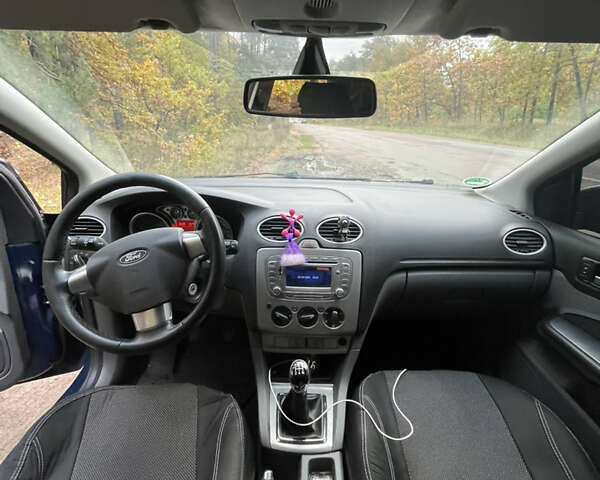 Синий Форд Фокус, объемом двигателя 1.56 л и пробегом 284 тыс. км за 5750 $, фото 6 на Automoto.ua