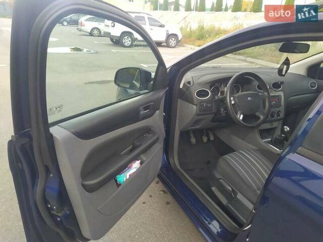 Синий Форд Фокус, объемом двигателя 1.6 л и пробегом 269 тыс. км за 5500 $, фото 12 на Automoto.ua