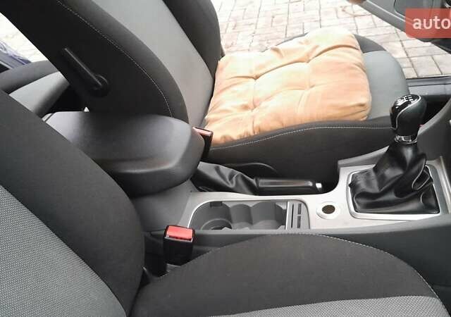 Синій Форд Фокус, об'ємом двигуна 1.6 л та пробігом 216 тис. км за 5450 $, фото 52 на Automoto.ua