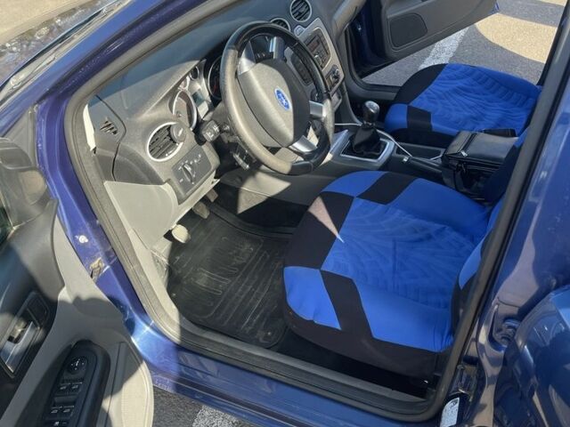 Синій Форд Фокус, об'ємом двигуна 1.6 л та пробігом 237 тис. км за 5800 $, фото 12 на Automoto.ua