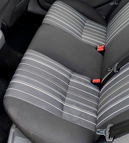 Синий Форд Фокус, объемом двигателя 1.6 л и пробегом 170 тыс. км за 5700 $, фото 6 на Automoto.ua