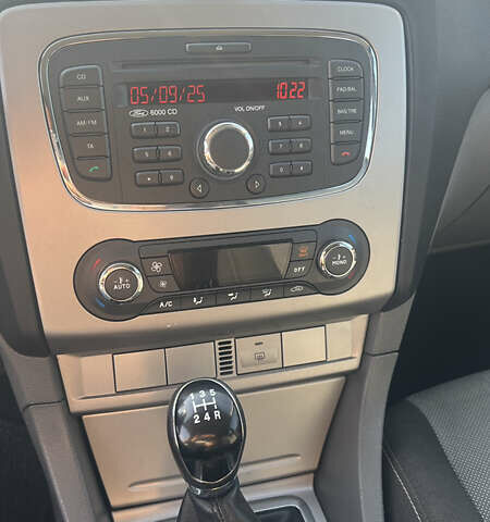 Синій Форд Фокус, об'ємом двигуна 1.8 л та пробігом 228 тис. км за 4800 $, фото 11 на Automoto.ua