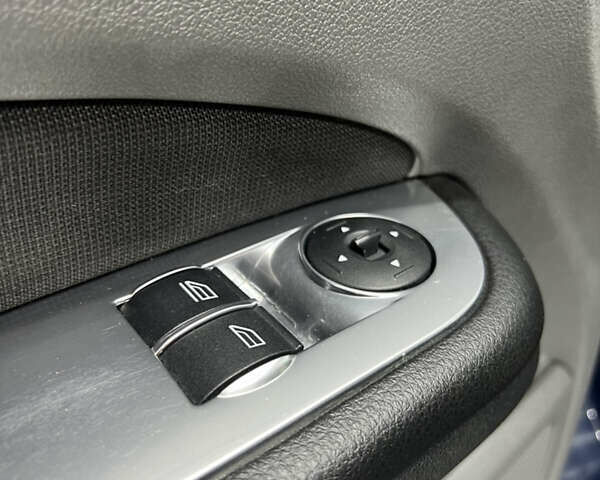 Синій Форд Фокус, об'ємом двигуна 1.56 л та пробігом 302 тис. км за 5300 $, фото 9 на Automoto.ua