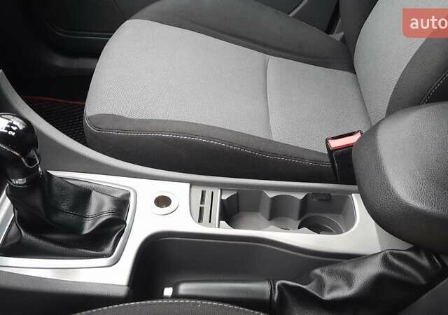 Синій Форд Фокус, об'ємом двигуна 1.6 л та пробігом 216 тис. км за 5450 $, фото 29 на Automoto.ua