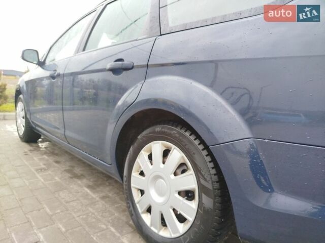Синій Форд Фокус, об'ємом двигуна 1.56 л та пробігом 272 тис. км за 4800 $, фото 11 на Automoto.ua