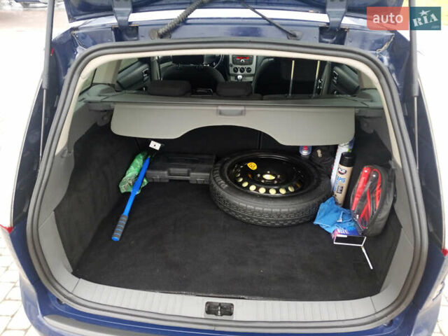 Синий Форд Фокус, объемом двигателя 1.6 л и пробегом 198 тыс. км за 6000 $, фото 13 на Automoto.ua