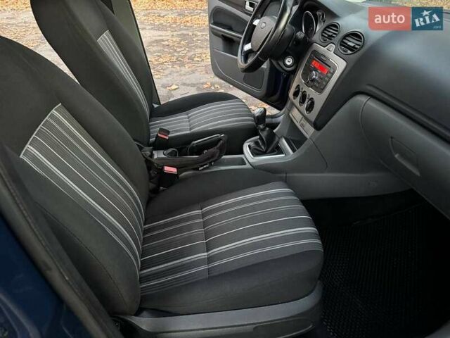 Синий Форд Фокус, объемом двигателя 1.6 л и пробегом 318 тыс. км за 4700 $, фото 15 на Automoto.ua