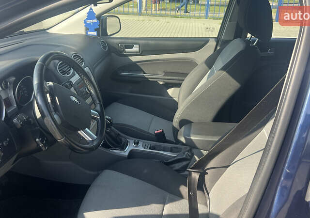 Синій Форд Фокус, об'ємом двигуна 1.8 л та пробігом 228 тис. км за 4800 $, фото 9 на Automoto.ua