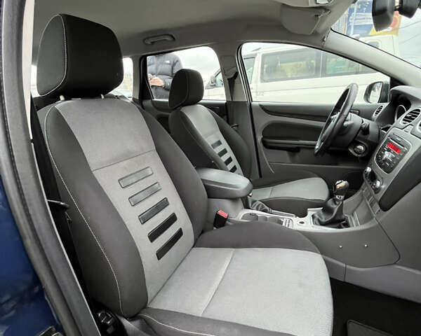 Синий Форд Фокус, объемом двигателя 1.8 л и пробегом 312 тыс. км за 5200 $, фото 13 на Automoto.ua