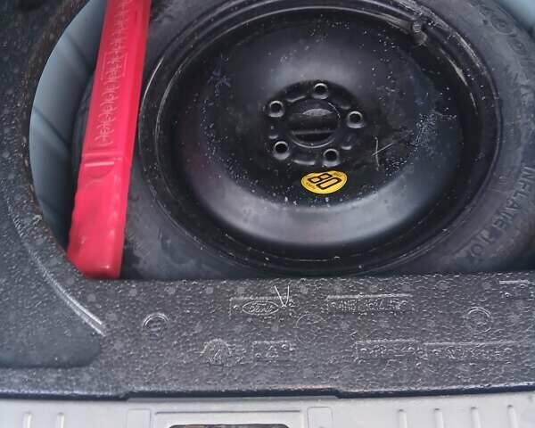 Синій Форд Фокус, об'ємом двигуна 1.6 л та пробігом 170 тис. км за 6250 $, фото 22 на Automoto.ua