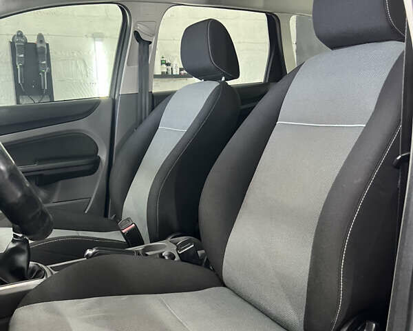 Синій Форд Фокус, об'ємом двигуна 1.56 л та пробігом 302 тис. км за 5300 $, фото 10 на Automoto.ua