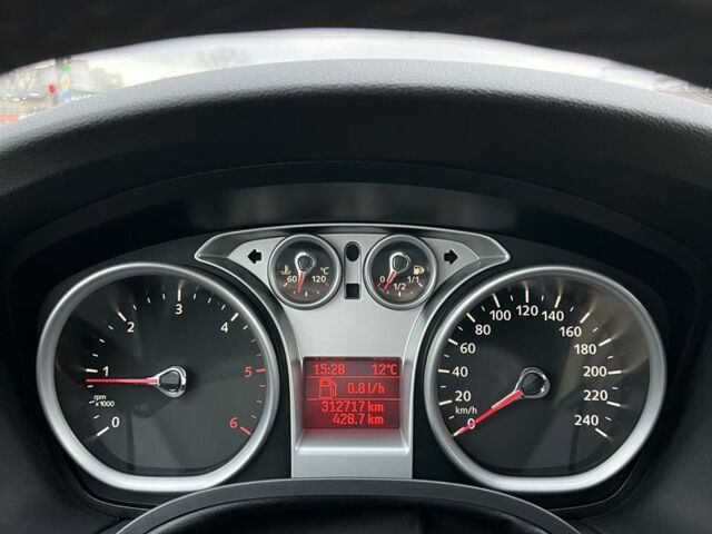 Синій Форд Фокус, об'ємом двигуна 1.8 л та пробігом 300 тис. км за 5100 $, фото 23 на Automoto.ua