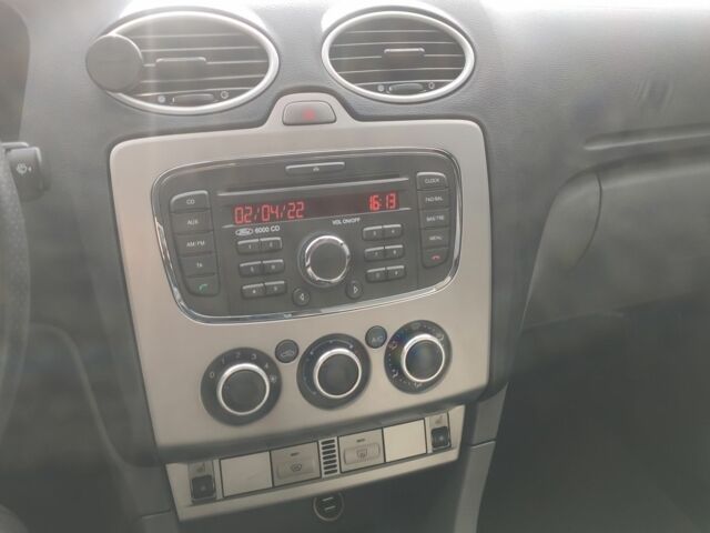 Синій Форд Фокус, об'ємом двигуна 1.6 л та пробігом 260 тис. км за 6500 $, фото 4 на Automoto.ua