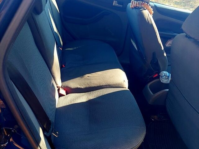 Синий Форд Фокус, объемом двигателя 1.6 л и пробегом 335 тыс. км за 5170 $, фото 6 на Automoto.ua