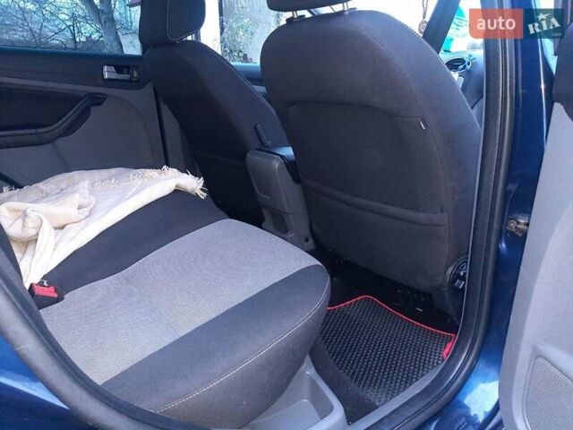 Синій Форд Фокус, об'ємом двигуна 1.56 л та пробігом 218 тис. км за 5500 $, фото 35 на Automoto.ua
