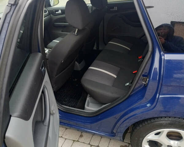 Синий Форд Фокус, объемом двигателя 1.6 л и пробегом 198 тыс. км за 6000 $, фото 9 на Automoto.ua