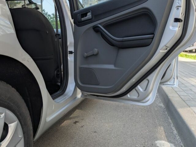 Синий Форд Фокус, объемом двигателя 1.6 л и пробегом 181 тыс. км за 5990 $, фото 14 на Automoto.ua