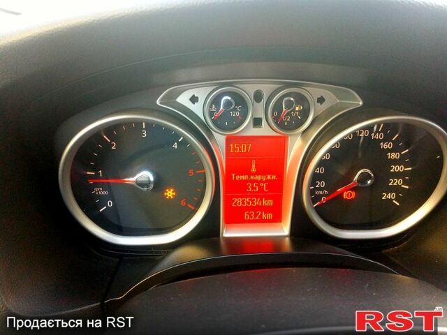 Синій Форд Фокус, об'ємом двигуна 1.6 л та пробігом 283 тис. км за 5300 $, фото 12 на Automoto.ua