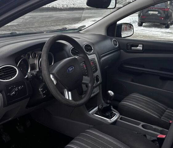 Синій Форд Фокус, об'ємом двигуна 1.6 л та пробігом 278 тис. км за 6117 $, фото 6 на Automoto.ua