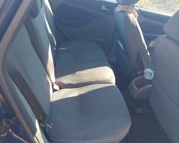 Синий Форд Фокус, объемом двигателя 1.6 л и пробегом 334 тыс. км за 5608 $, фото 7 на Automoto.ua