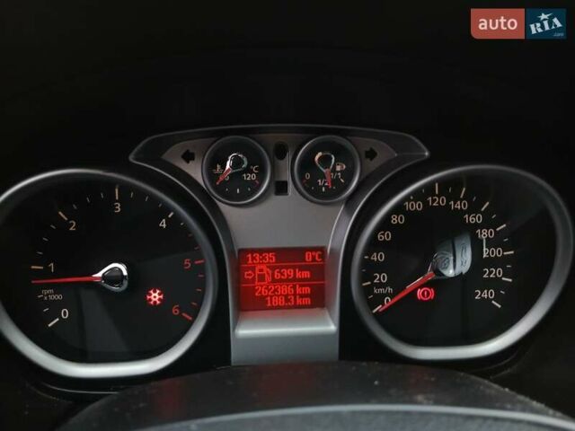 Синій Форд Фокус, об'ємом двигуна 1.6 л та пробігом 225 тис. км за 6000 $, фото 7 на Automoto.ua