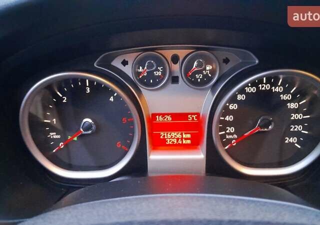 Синій Форд Фокус, об'ємом двигуна 1.6 л та пробігом 216 тис. км за 5450 $, фото 32 на Automoto.ua