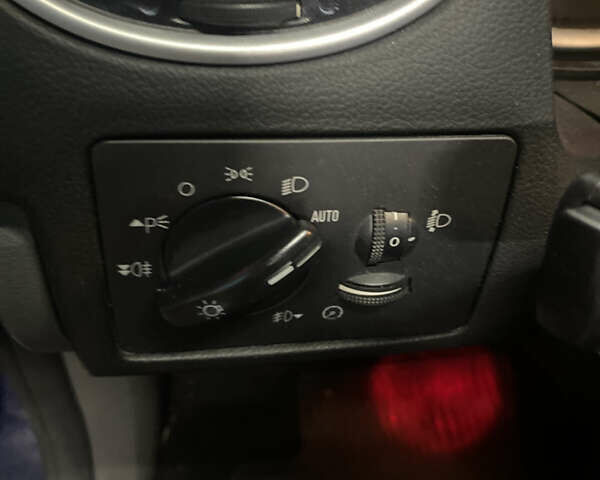 Синий Форд Фокус, объемом двигателя 1.56 л и пробегом 276 тыс. км за 5500 $, фото 10 на Automoto.ua