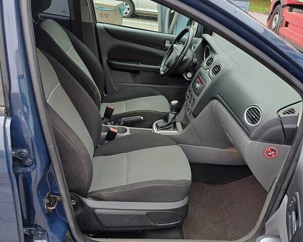 Синій Форд Фокус, об'ємом двигуна 1.6 л та пробігом 299 тис. км за 5900 $, фото 9 на Automoto.ua