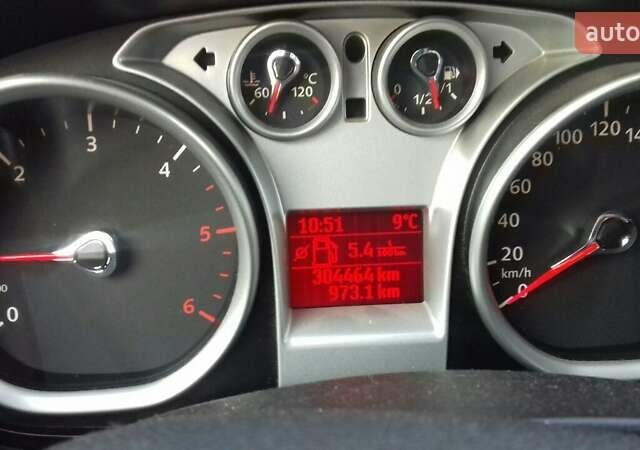 Синій Форд Фокус, об'ємом двигуна 1.6 л та пробігом 310 тис. км за 5400 $, фото 5 на Automoto.ua