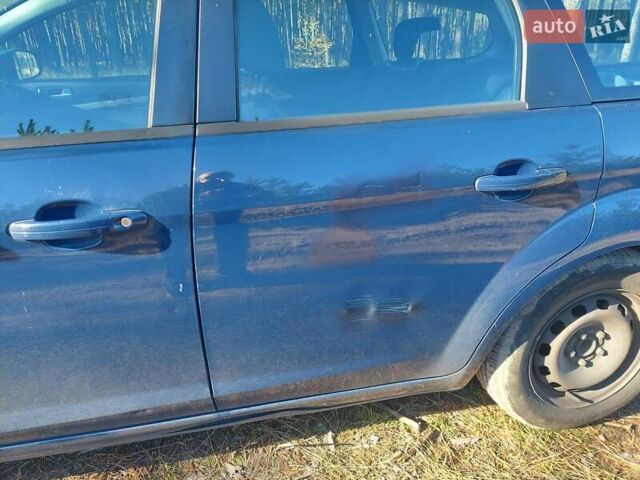 Синий Форд Фокус, объемом двигателя 1.6 л и пробегом 334 тыс. км за 5608 $, фото 5 на Automoto.ua