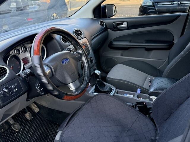 Синий Форд Фокус, объемом двигателя 1.6 л и пробегом 277 тыс. км за 5400 $, фото 5 на Automoto.ua