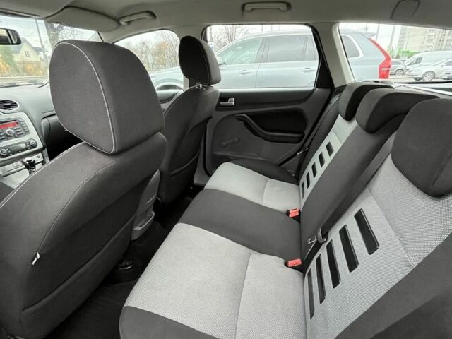 Синій Форд Фокус, об'ємом двигуна 1.8 л та пробігом 300 тис. км за 5100 $, фото 16 на Automoto.ua