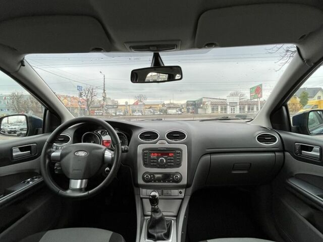 Синій Форд Фокус, об'ємом двигуна 1.8 л та пробігом 300 тис. км за 5100 $, фото 12 на Automoto.ua